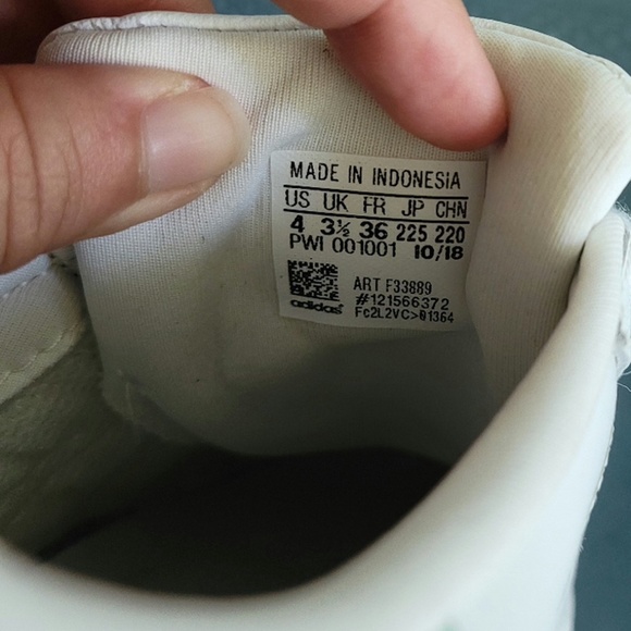 RARE Adidas Superstar J Shell Toe Tennis Sneakers, youth size 4 (women's… - Picture 14 of 15